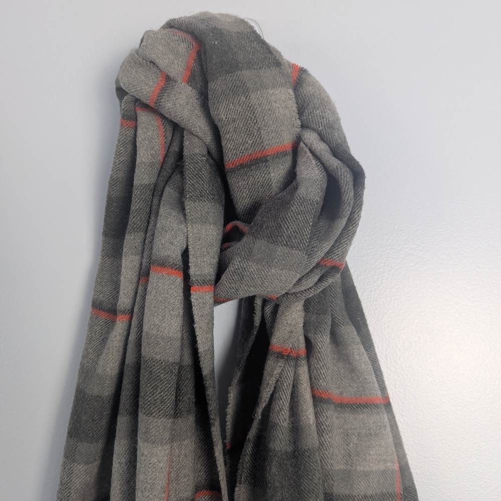 Gap Men's Winter Scarf Gray Plaid 23x74 - Picture 2 of 8